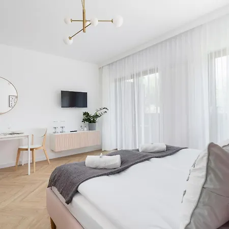 Ceglana Park Bright Balcony & Parking By Renters Appartement *