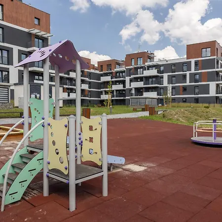 Ceglana Park Bright Balcony & Parking By Renters アパート