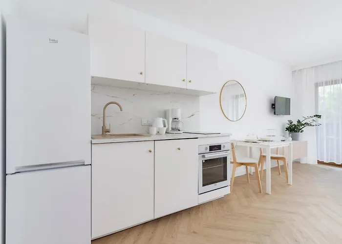 Ceglana Park Bright Balcony & Parking By Renters *