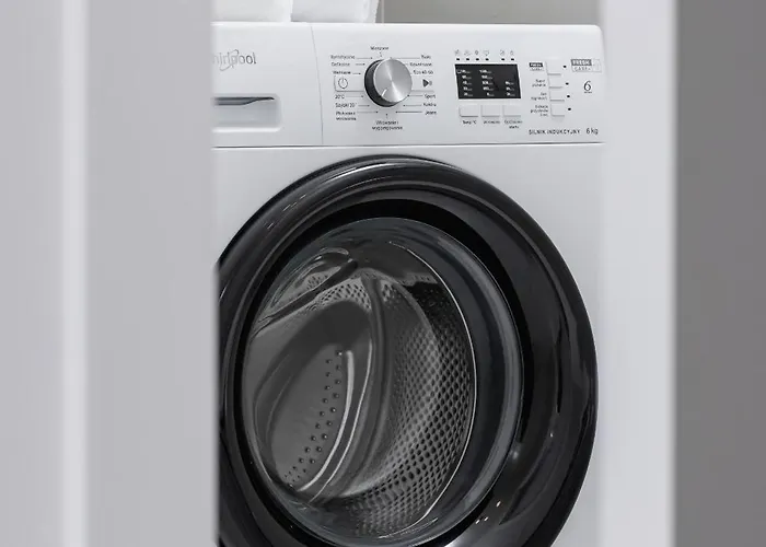 Ceglana Park Bright Balcony & Parking By Renters